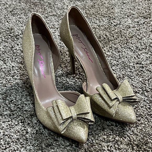 Betsey Johnson PRINCE d’Orsay Pumps - Picture 2 of 4